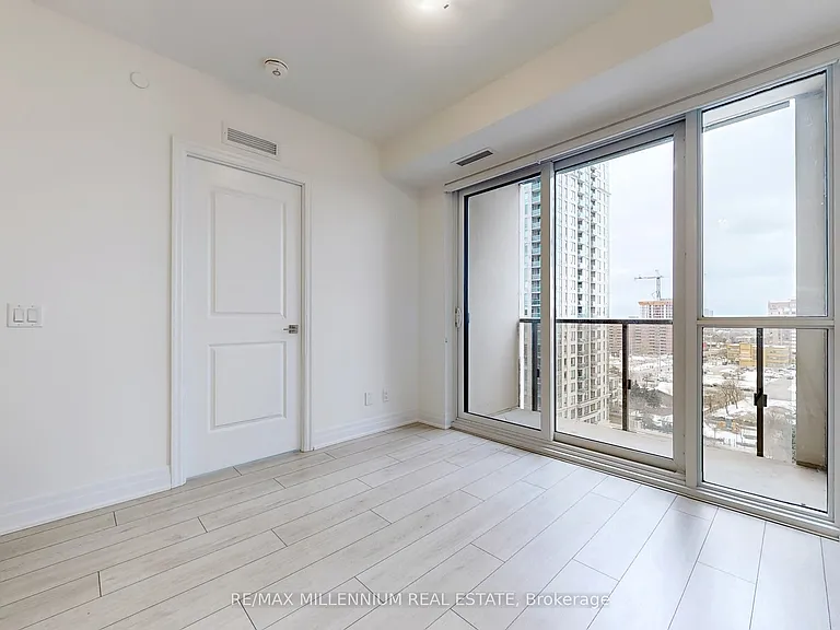 30 Elm Dr W #807 — Photo 11