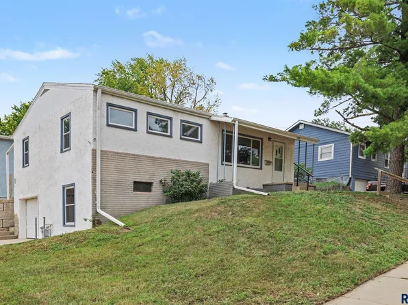 1800 E 13th St, Sioux Falls, SD 57103