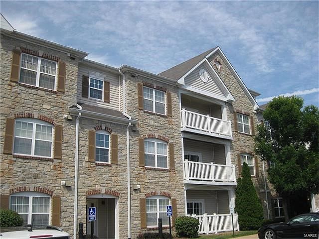 Welcome to 1 Monarch Trace #103  Main Floor Condo !!