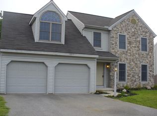 318 Oak Thorne Ln, Lancaster, PA 17602