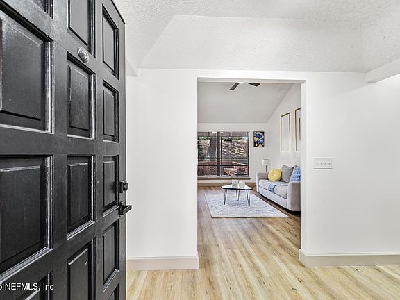 3rd image of 9923 FAWN BROOK Drive