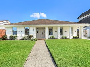 7301 Windsor Dr, Harahan, LA 70123