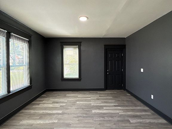 5th image of 3408 Bowen Ave