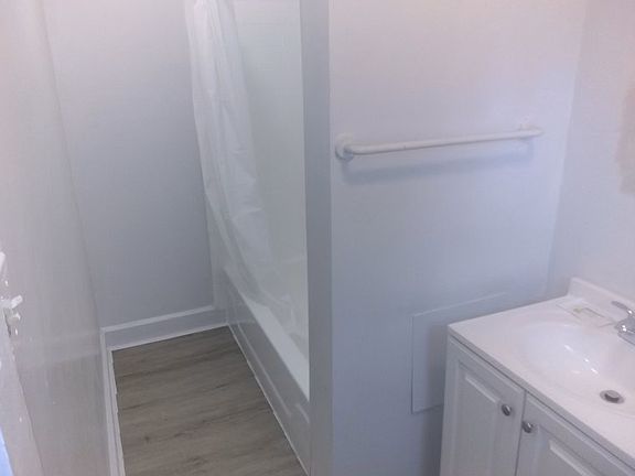 3rd image of 1622 Banklick St #1624-2