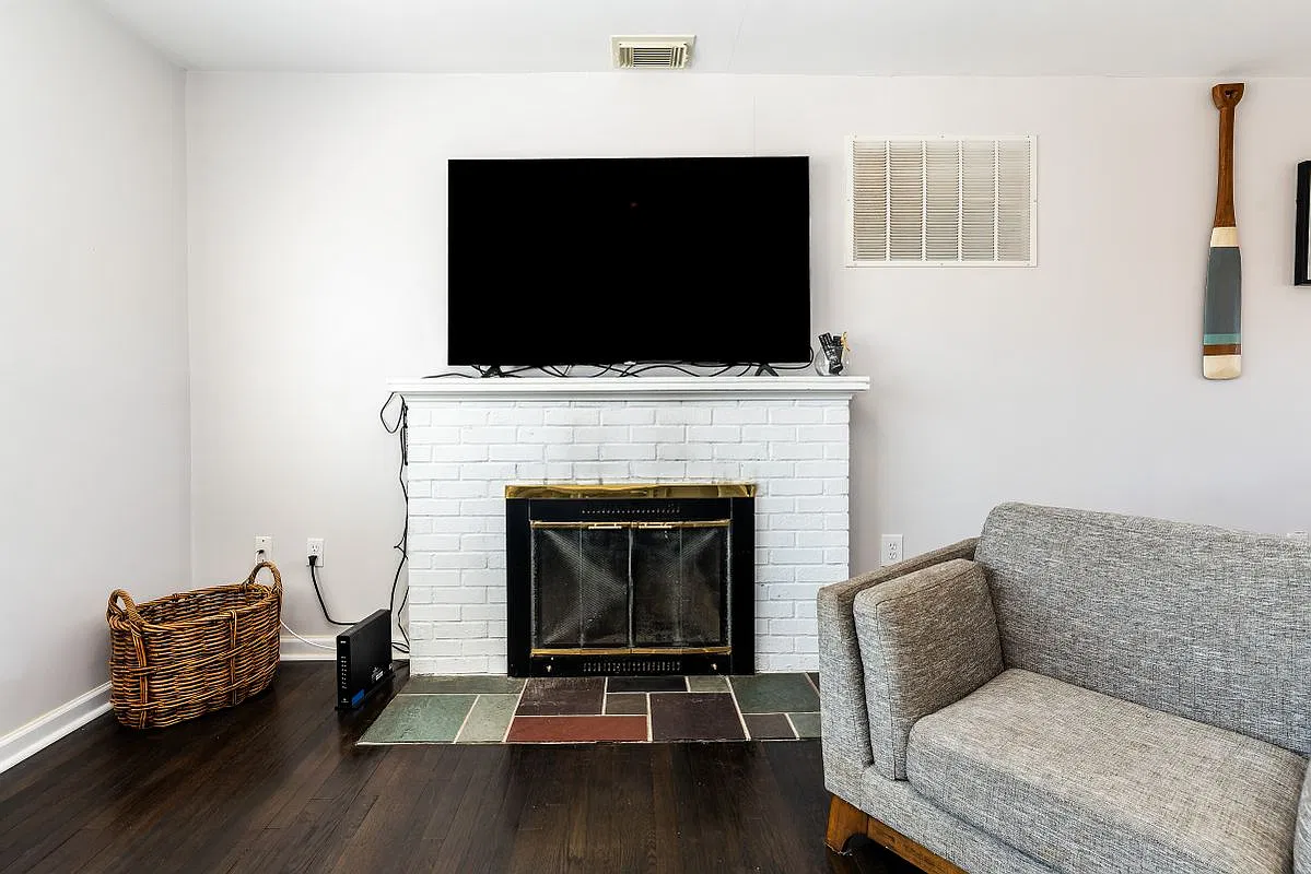 2 bed, 1.0 bath, 992 sqft, $3,350 — Photo 4
