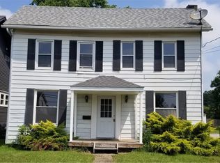 489 Columbia St, Leetonia, OH 44431