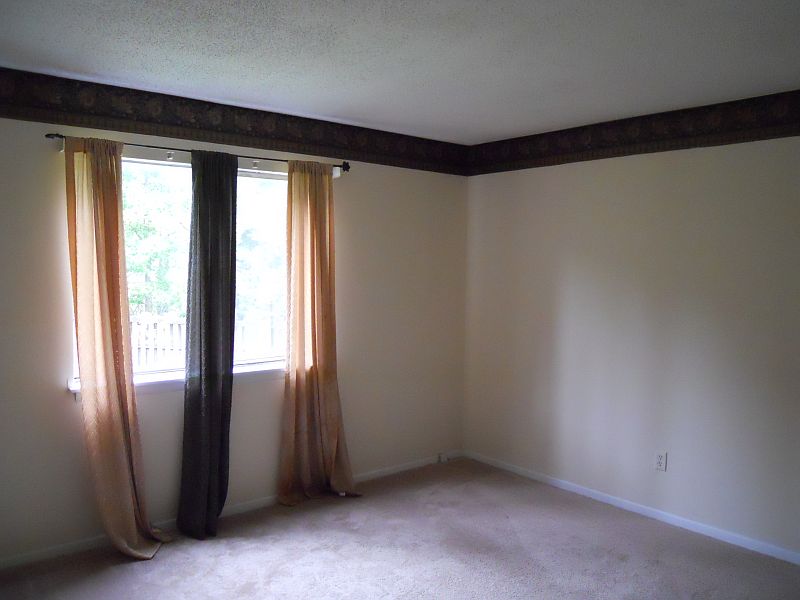 2nd image of 220 Camelot Dr