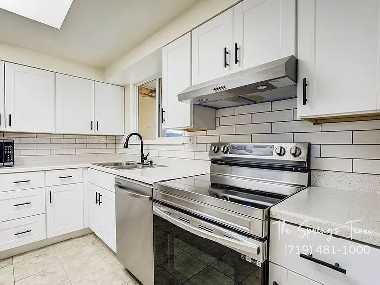 7240 Sullivan Cir — Photo 26