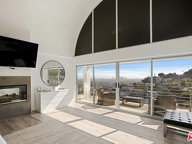 8435 Franklin Ave — Photo 9