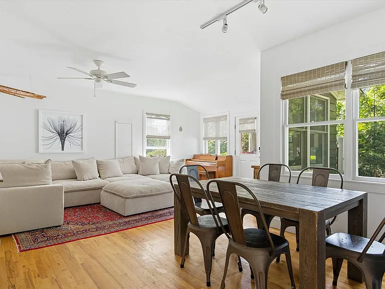 255 Sunset Ave — Photo 10