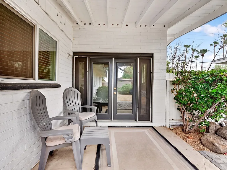4720 N Miller Rd — Photo 37