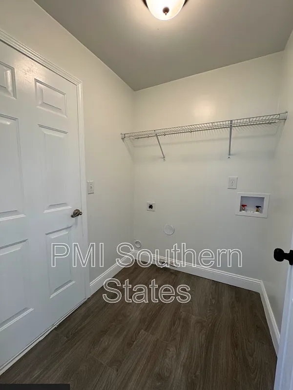 3 bed, 2.0 bath, 1500 sqft, $1,950 — Photo 3