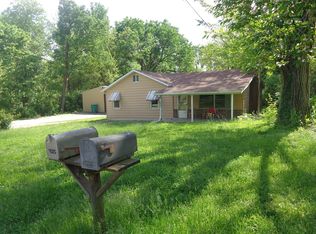 9024 Crest Dr, Fairview Heights, IL 62208