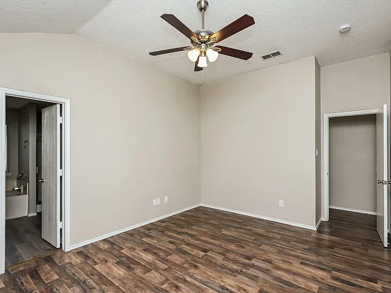 10217 Cypress Hills Dr — Photo 10