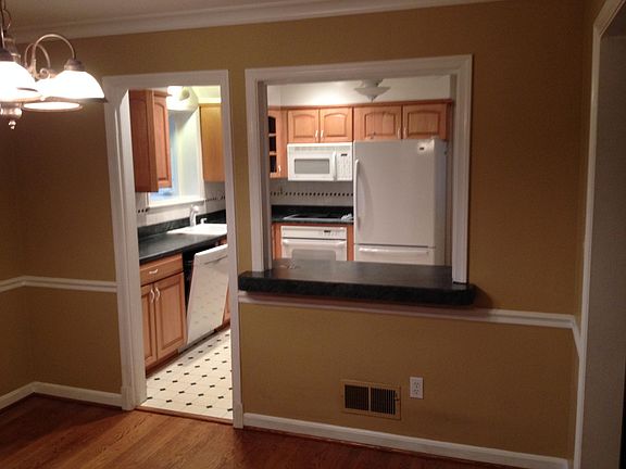 3rd image of 7320 Reddfield Ct