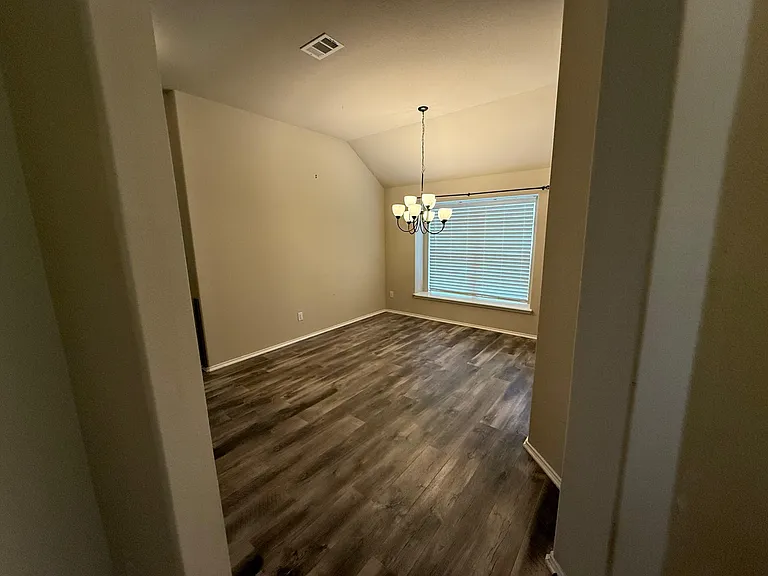 2517 Hadley St — Photo 9