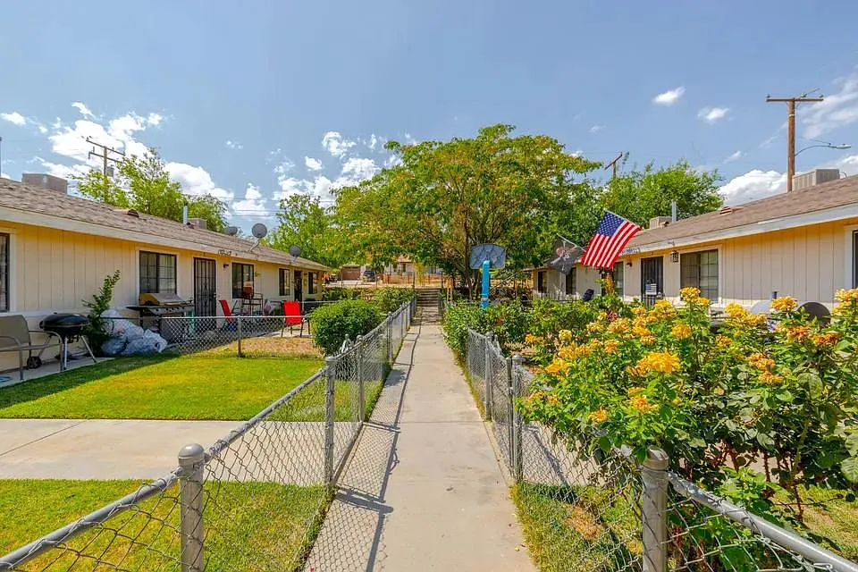 12319 Pearblossom Ave V-10 — Photo 1