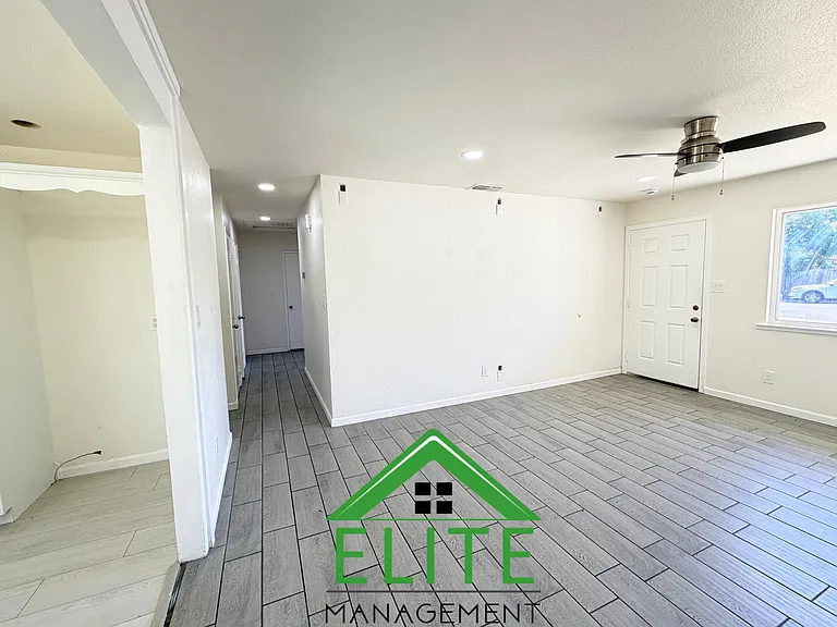 8709 Sangria Ct — Photo 12