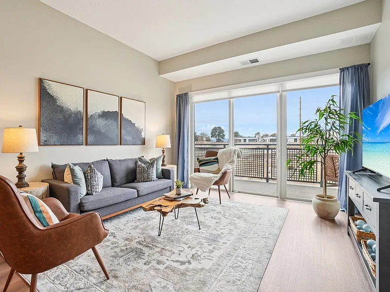 Lyra Apartments — Photo 5