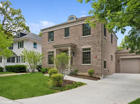 1088 Griffith Rd, Lake Forest, IL 60045