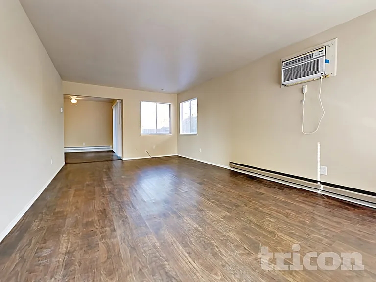 10069 Lincoln Village Dr — Photo 3