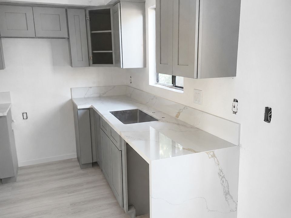 1st image of 734 Venice Way APT 7