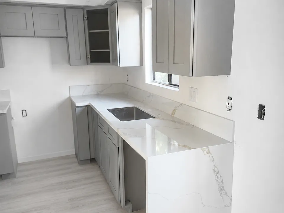 734 Venice Way #7