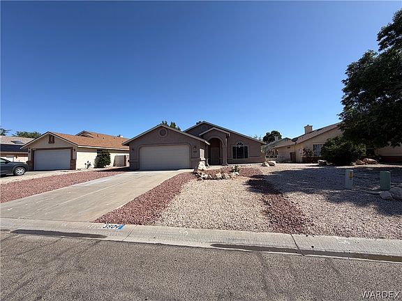 2nd image of 3804 E Packard Avenue