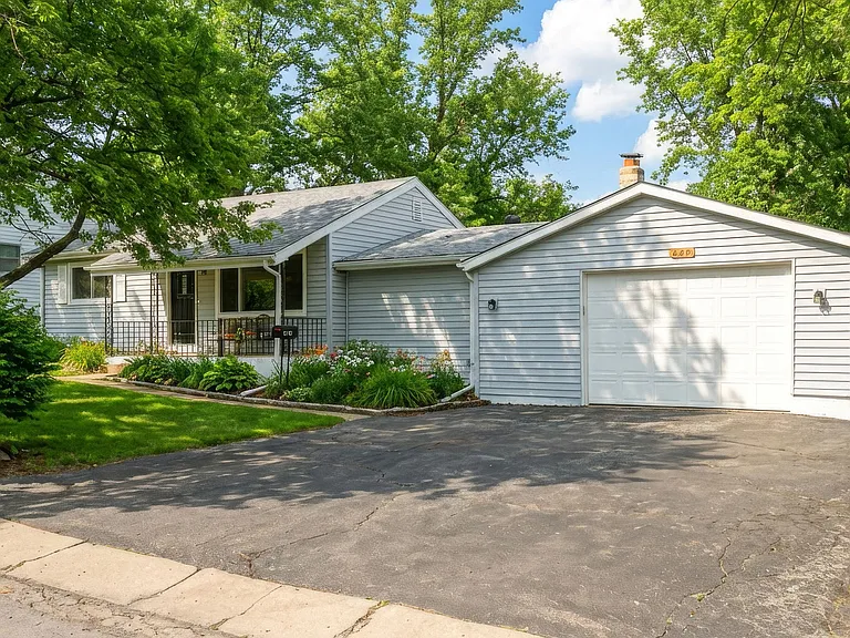 444 Rosedale Ter — Photo 2