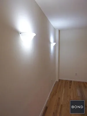 Rented by Bond New York | media 27