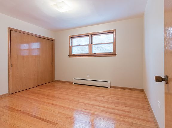3rd image of 5451 W Sunnyside Ave #2