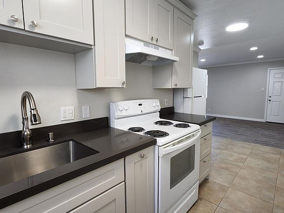 3rd image of 445 Esplanade Ave #3
