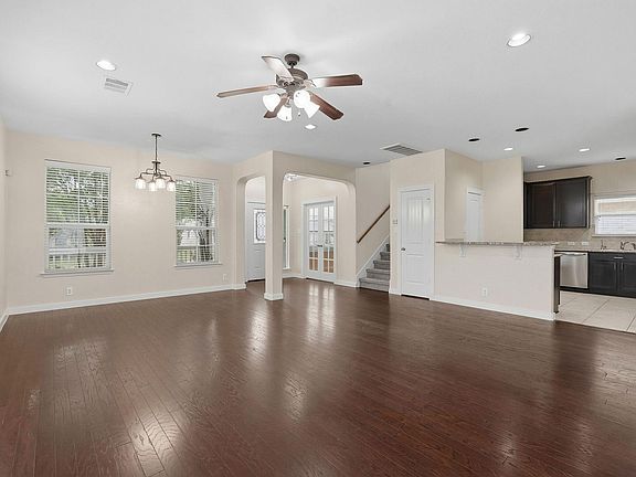 4th image of 1715 Colorado Bend Dr