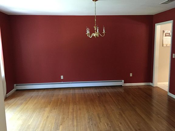 5th image of 12 Spencer Ct