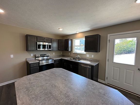 3rd image of 2803 Pine Leaf Ct