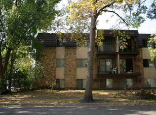 114 12th Ave S, Hopkins, MN 55343