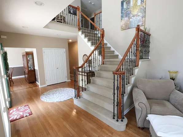 99 Louis Dr, Montville, NJ 07045