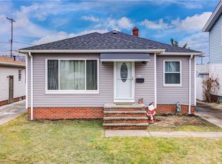 6489 Maplecrest Ave, Parma Heights, OH 44130