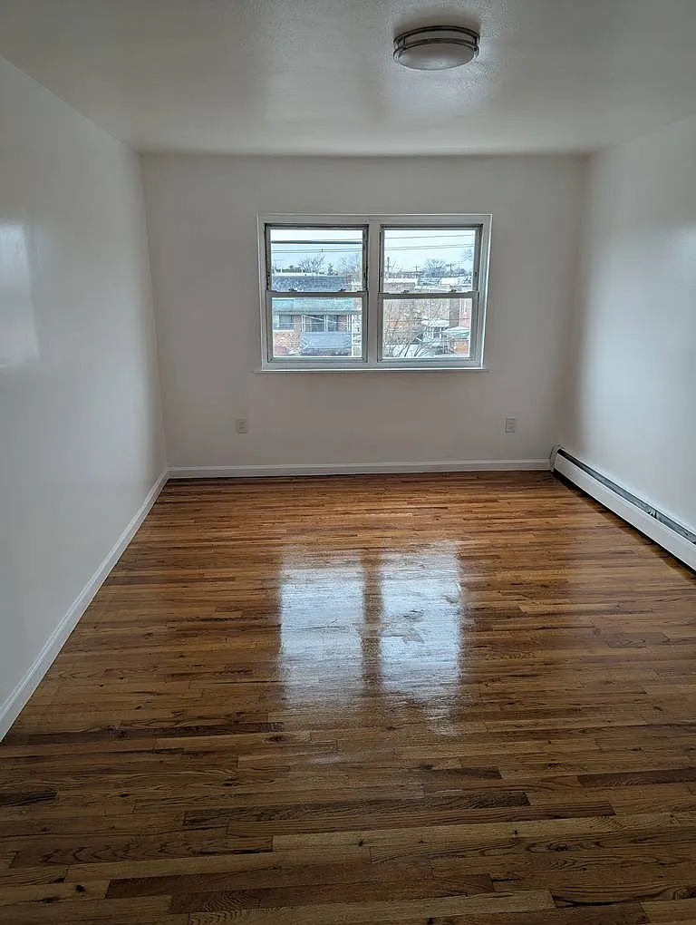 3 bed, 1.0 bath, $2,650 — Photo 3