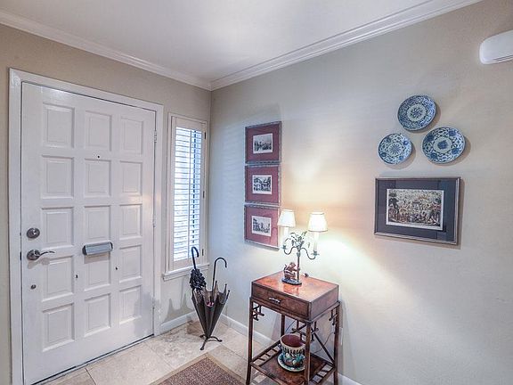 4th image of 8946 Chatsworth Dr #8946