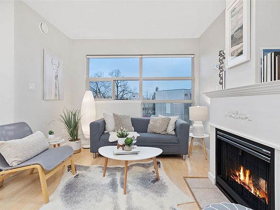 2nd image of 3477 Commercial St #13
