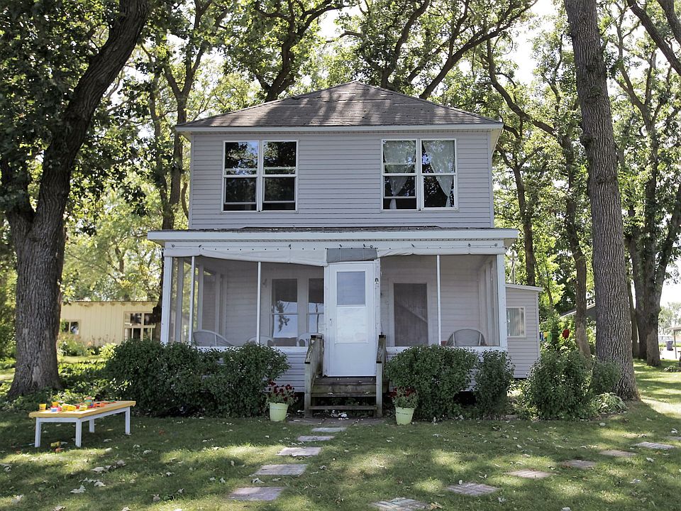 1st image of 2828 Manhattan Blvd