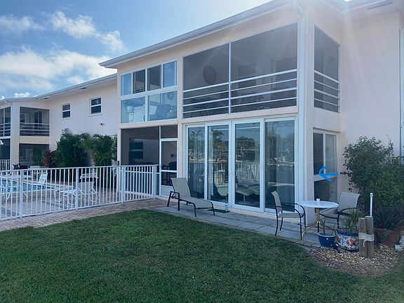 2nd image of 711 SE 7th Avenue #1