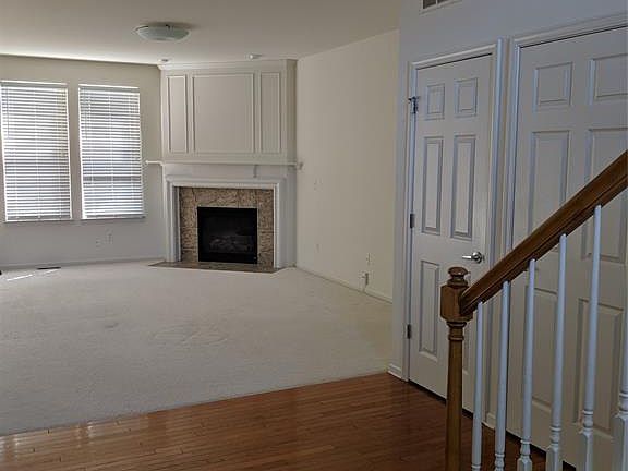 4th image of 44911 Revere Dr