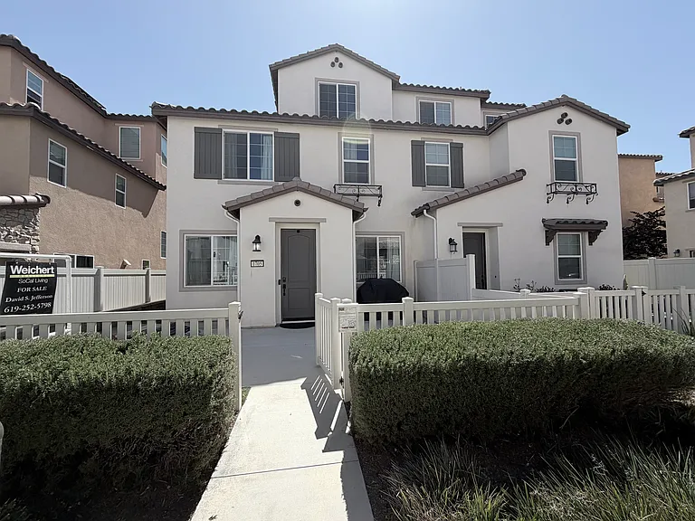 1705 Pantai Ave — Photo 2
