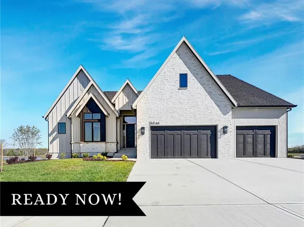 16046 S Twilight Ln, Olathe, KS 66062