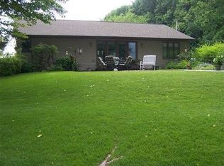 2727 Popp Ln, Brillion, WI 54110