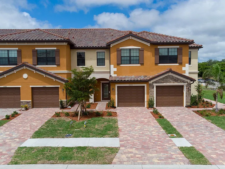 20457 Lagente Cir — Photo 31