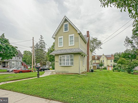 2nd image of 2835 N Centre St
