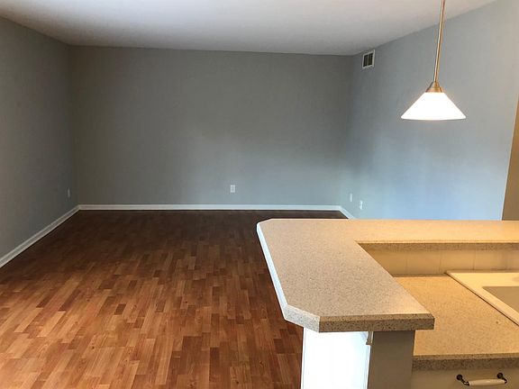 4th image of 333 E 4th St APT C3